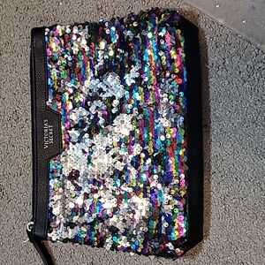 GIVY VICTORIA SECRET SEQUIN WRISTLET FOR LIVE SHOW